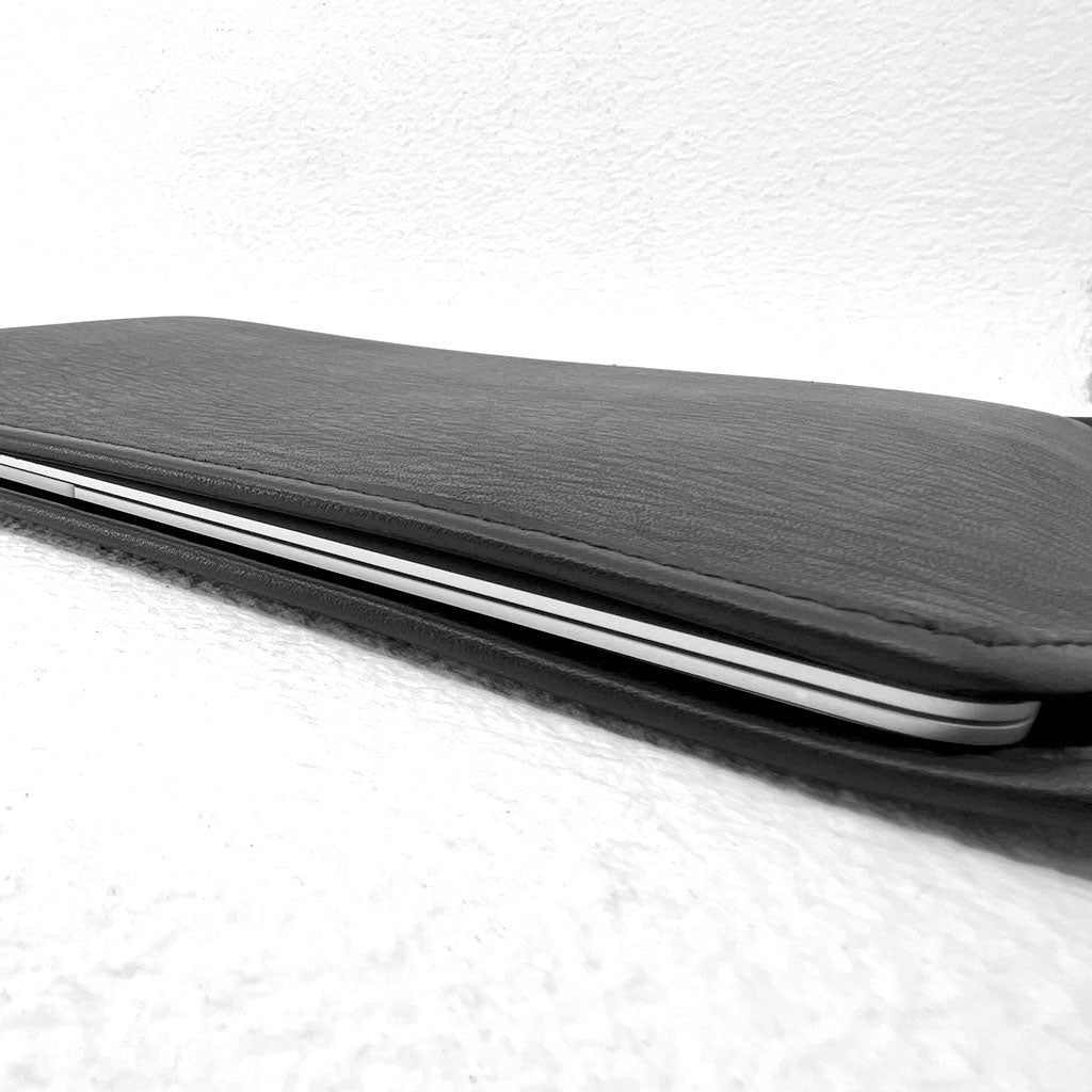 Genuine Leather Laptop, Tablet, MacBook sleeve. Hand Made in the USA, DETAIL