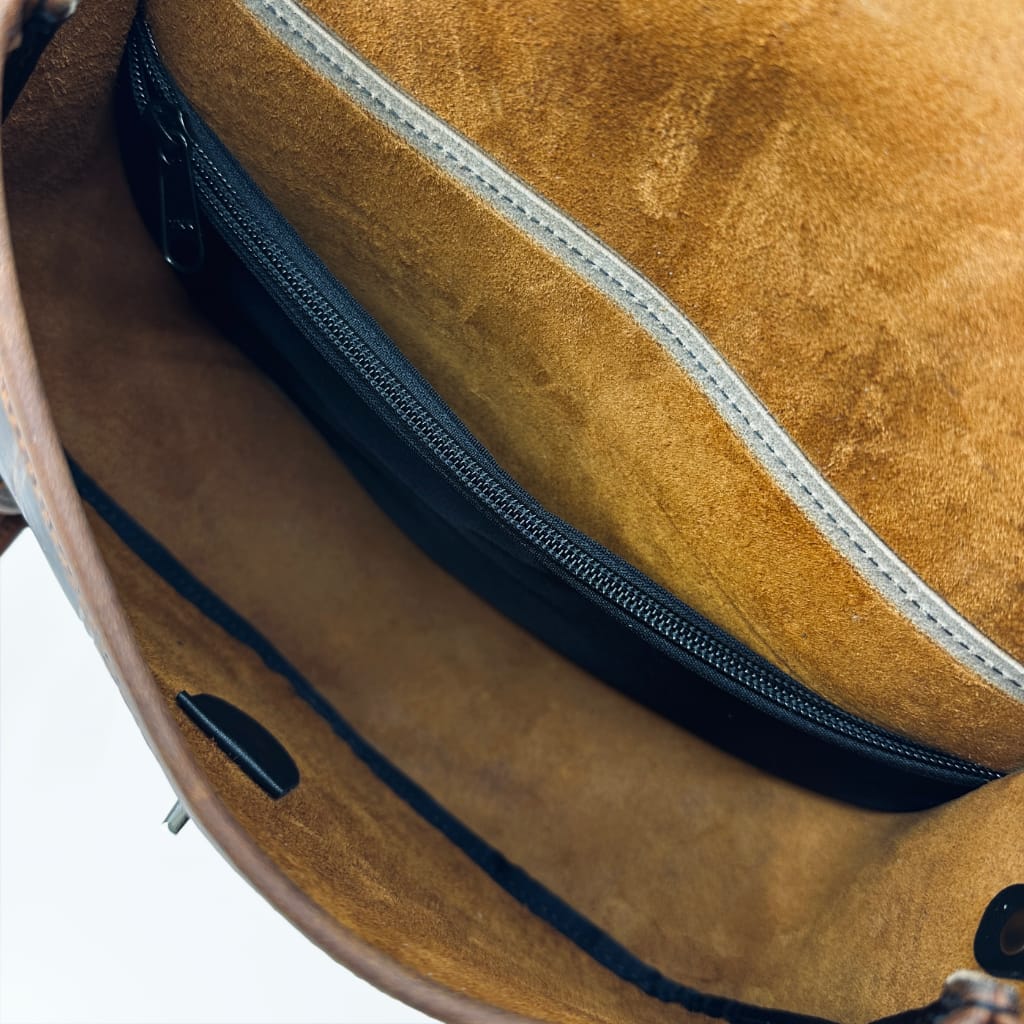 Olivia Crossbody, Hard Times, Interior