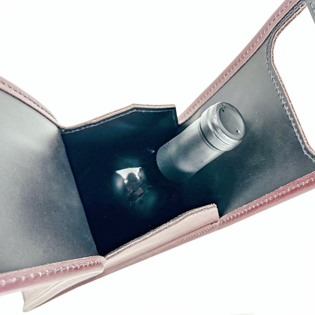 Single bottle wine bag with bottle interior detail